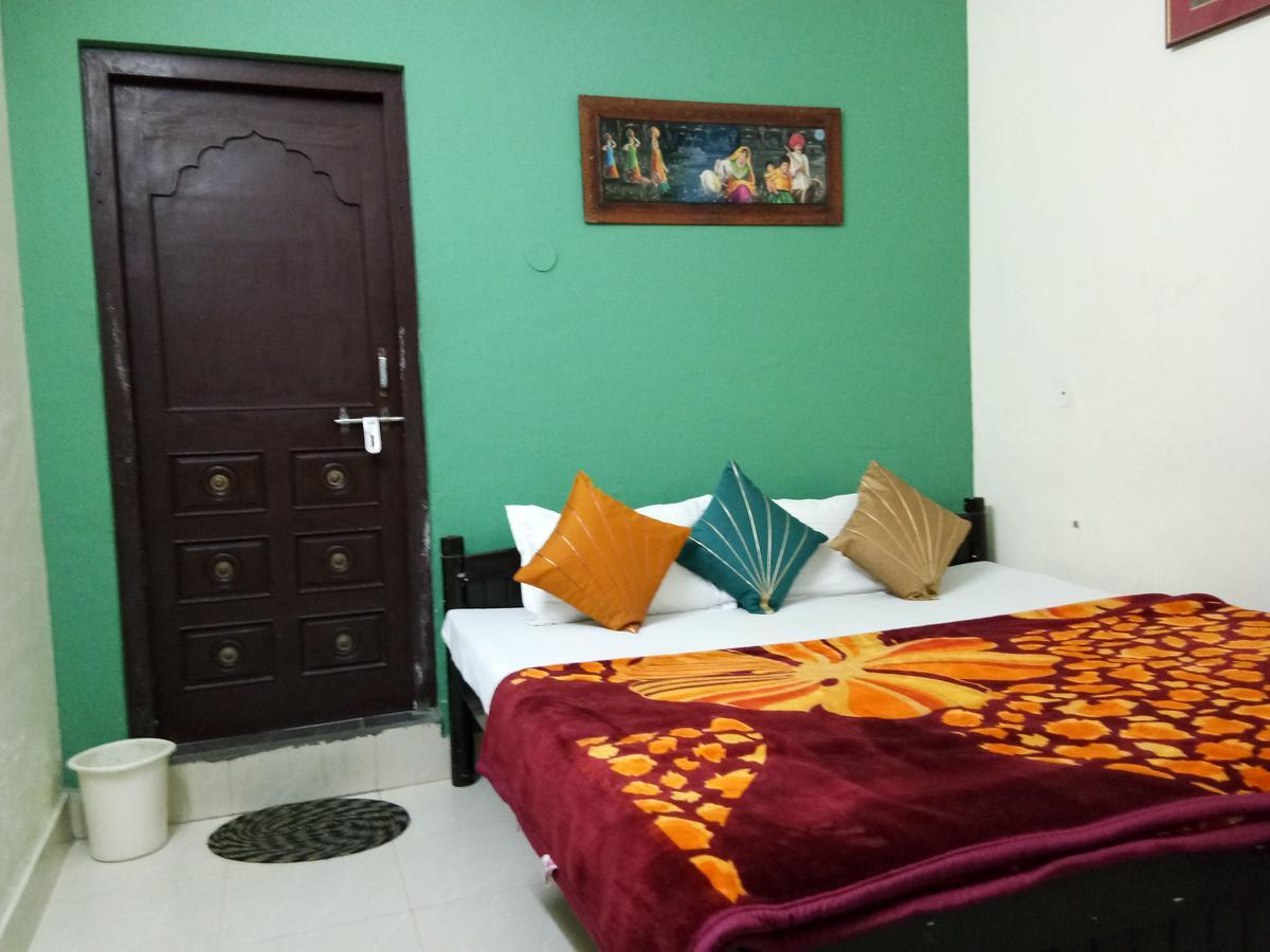 ฮาเวลี ธาราครห์ พาเลซ Hotel บุนดิ ภายนอก รูปภาพ