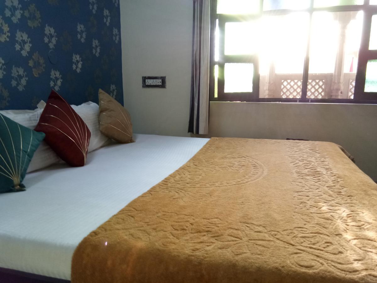 ฮาเวลี ธาราครห์ พาเลซ Hotel บุนดิ ภายนอก รูปภาพ