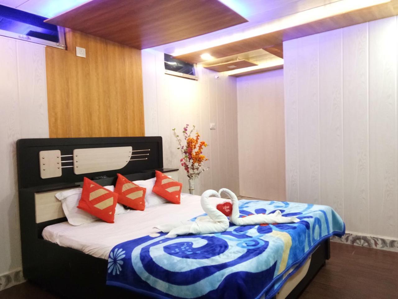 ฮาเวลี ธาราครห์ พาเลซ Hotel บุนดิ ภายนอก รูปภาพ