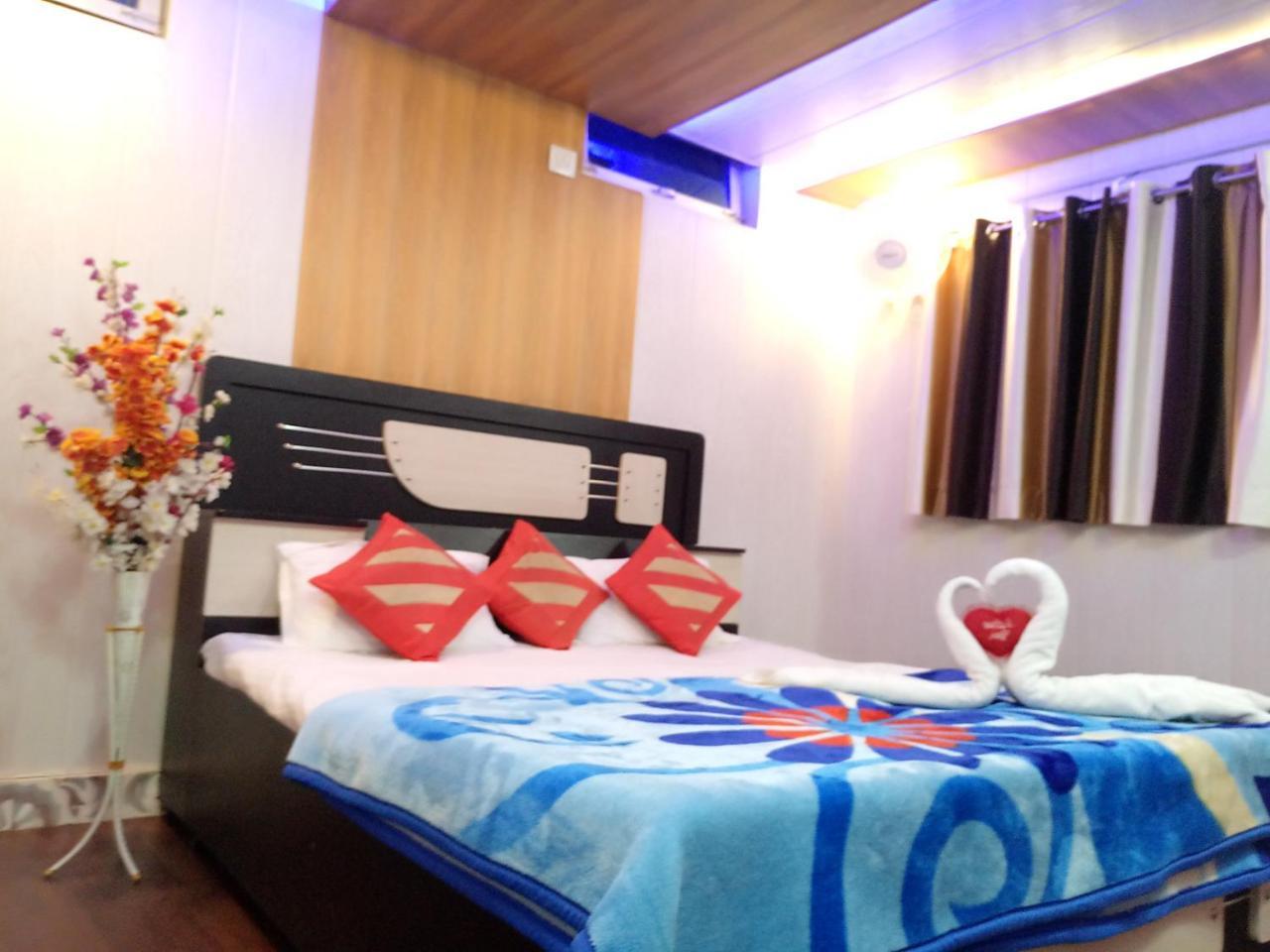 ฮาเวลี ธาราครห์ พาเลซ Hotel บุนดิ ภายนอก รูปภาพ