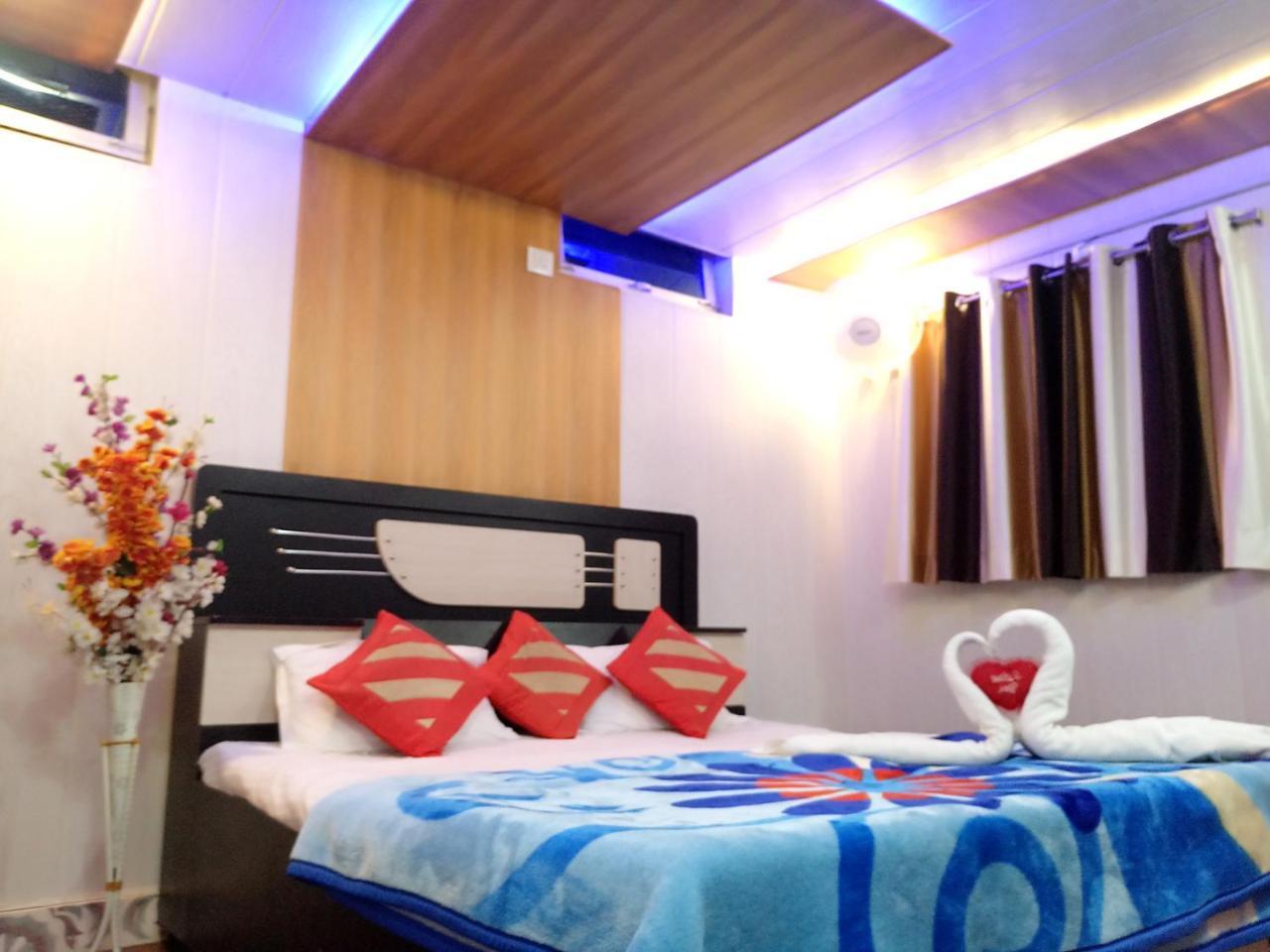 ฮาเวลี ธาราครห์ พาเลซ Hotel บุนดิ ภายนอก รูปภาพ